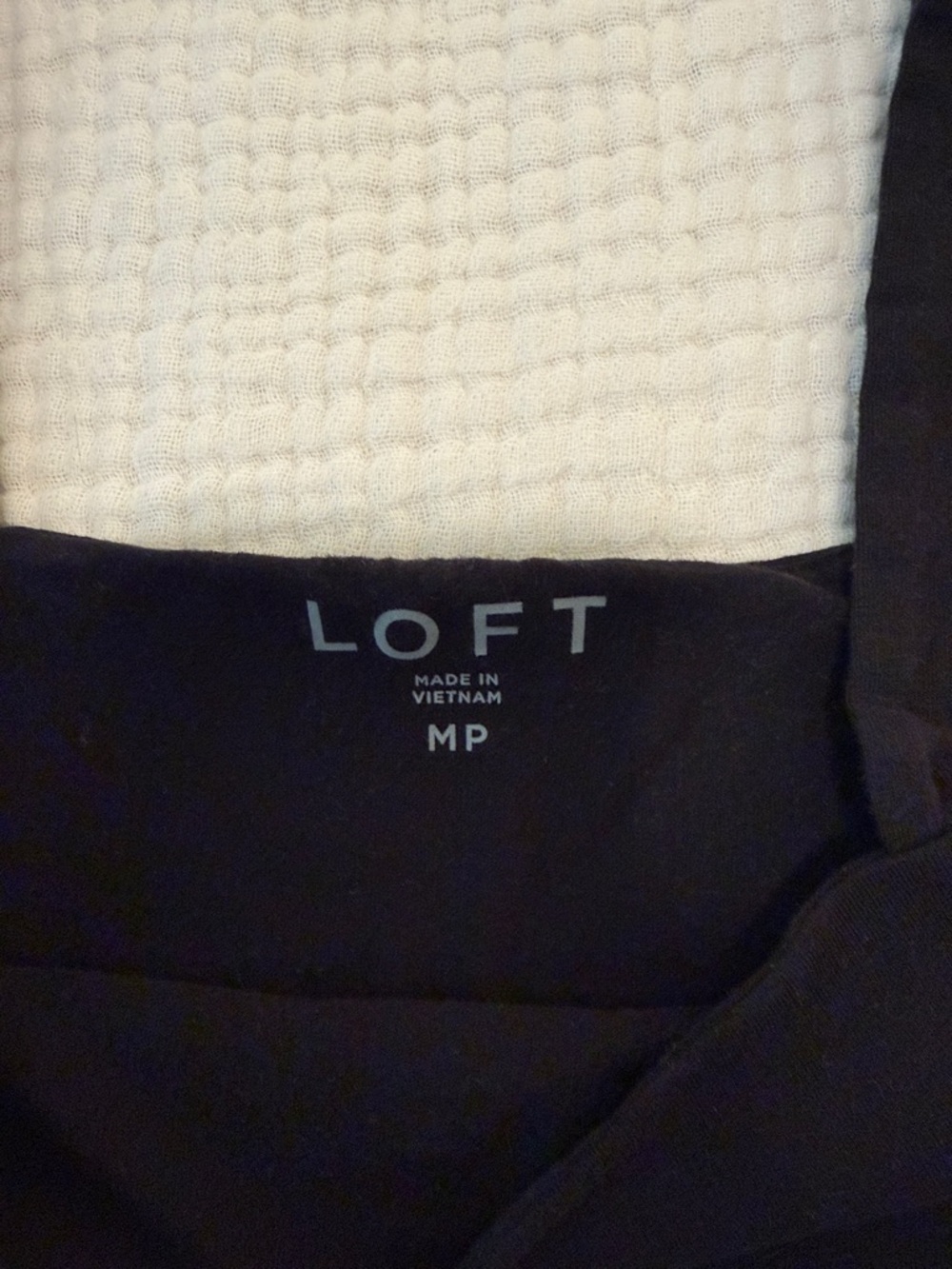 Loft Top - Picture 3 of 4